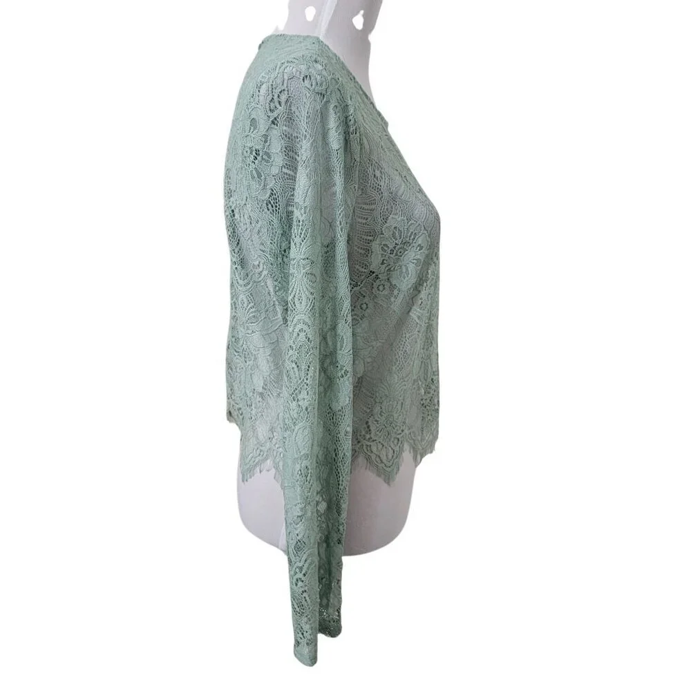 Forever 21 Size M Mint Green Lace Long Sleeve Crop Blouse
